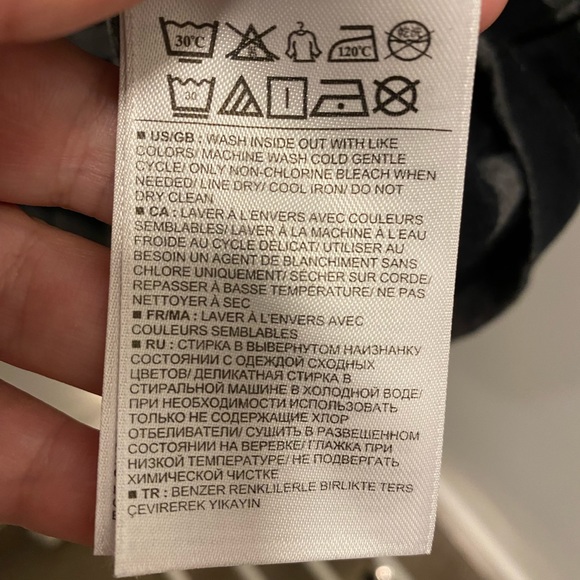 Comfy/ stretchy Banana Republic grey and black striped casual skirt in size M. - Picture 4 of 4